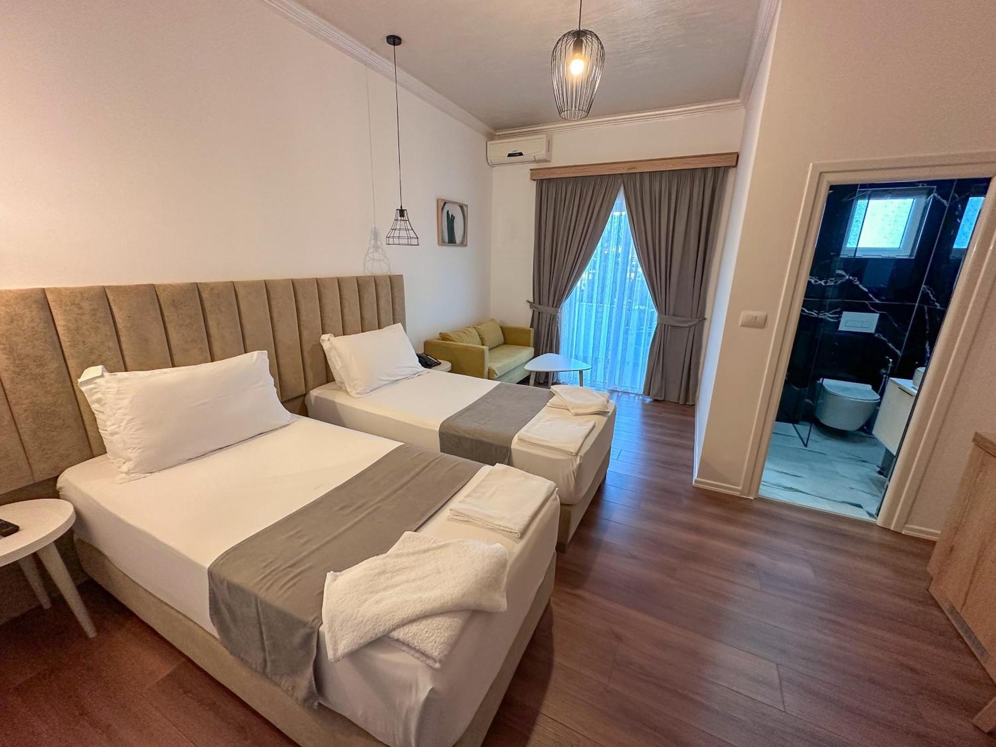 Hotel Murati Ксамил Екстериор снимка