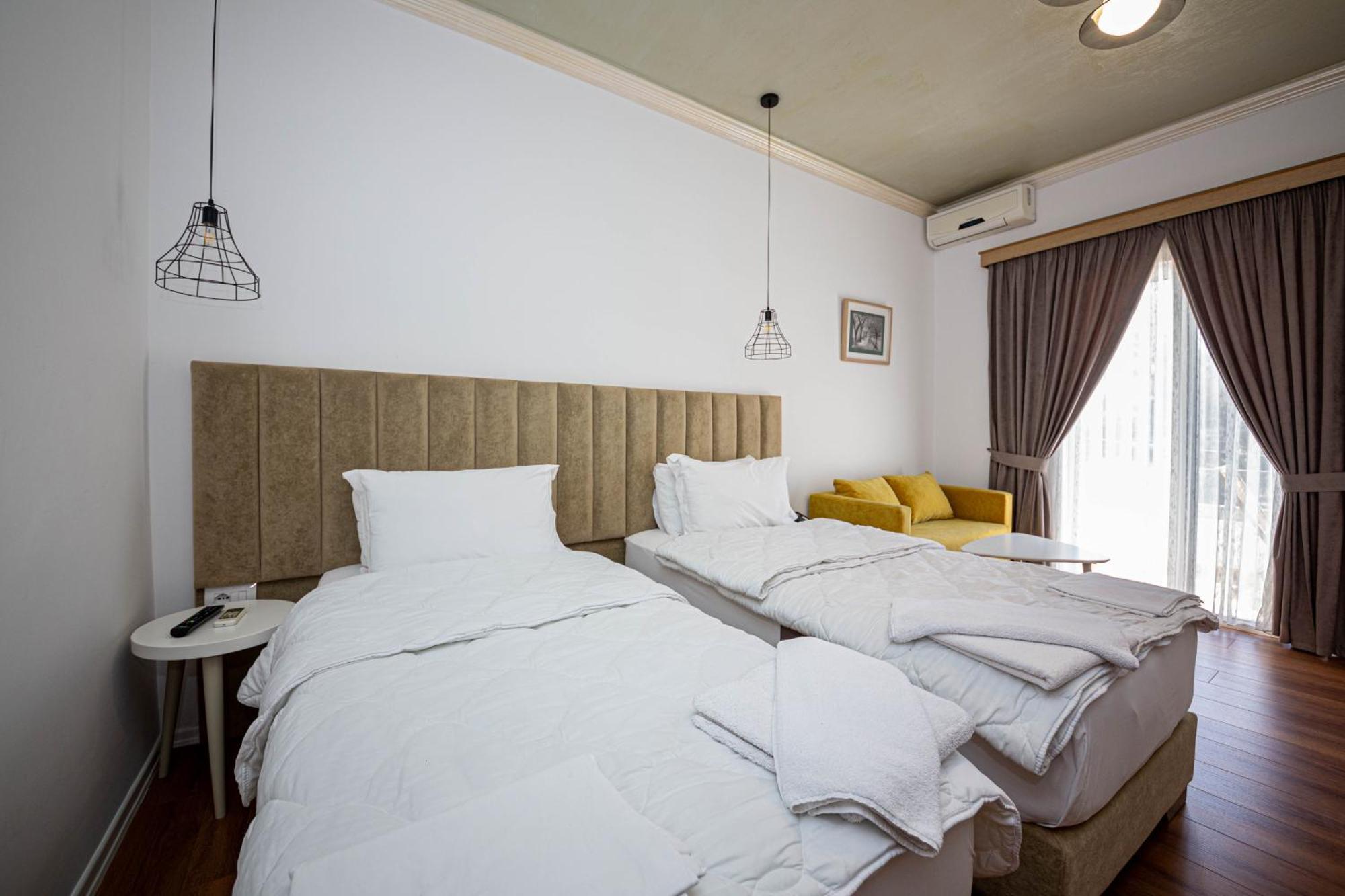 Hotel Murati Ксамил Екстериор снимка